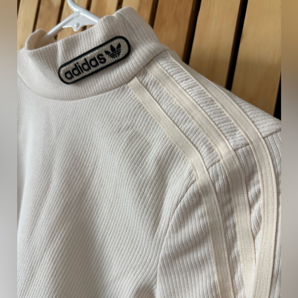ADIDAS Cream Ribbed Long Sleeve Mock Neck Crop Top - Small - Picture 4 of 4